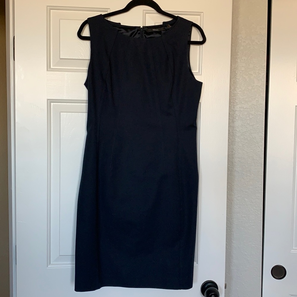 Lined Tahari sleeveless dress, navy blue.
